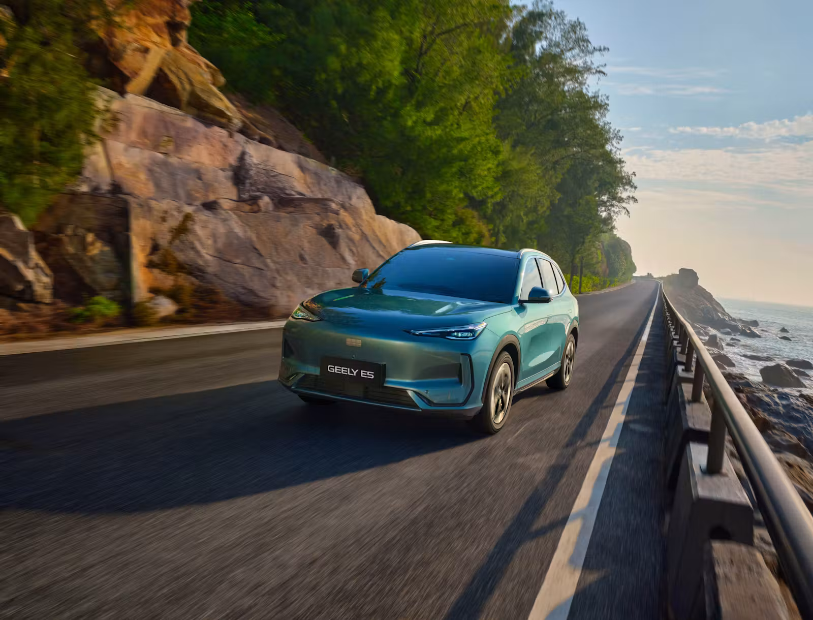 DESCUBRE EL MUNDO GEELY